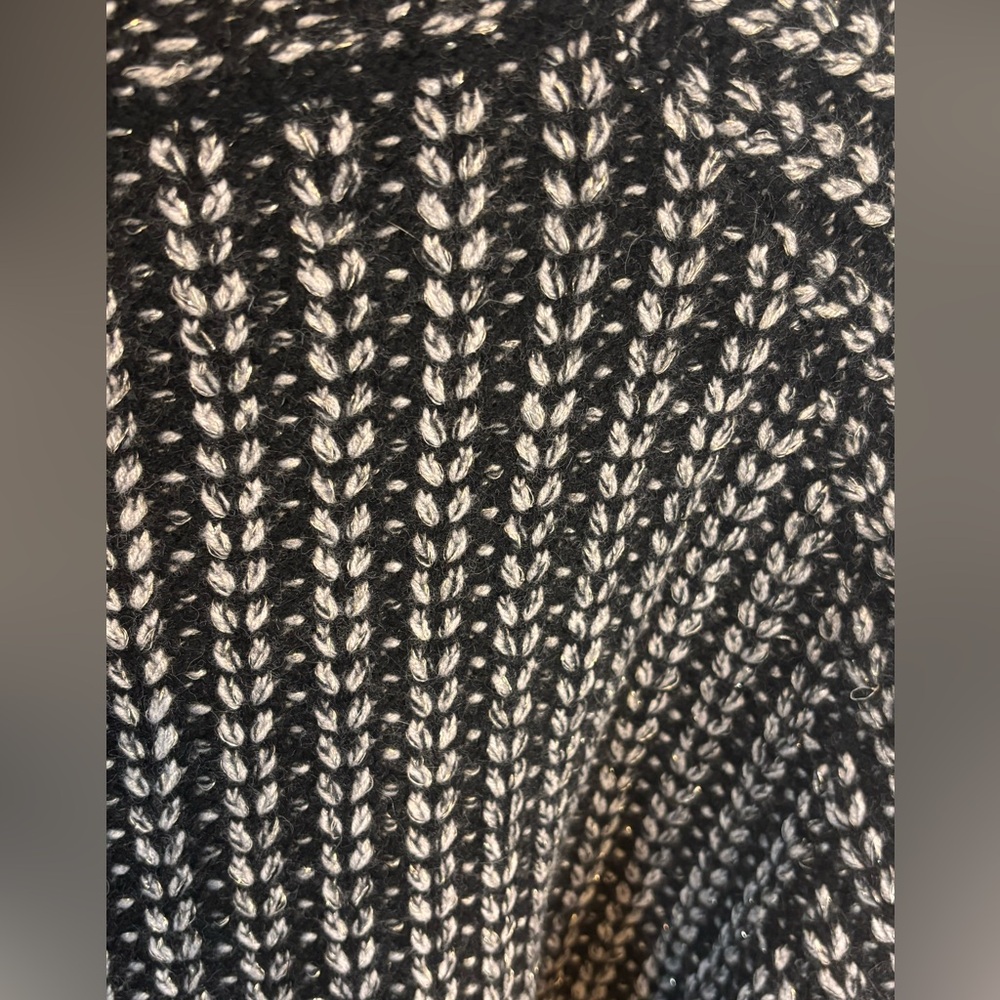 Metallic Thread Chunky Knit Sweater - Picture 7 of 7